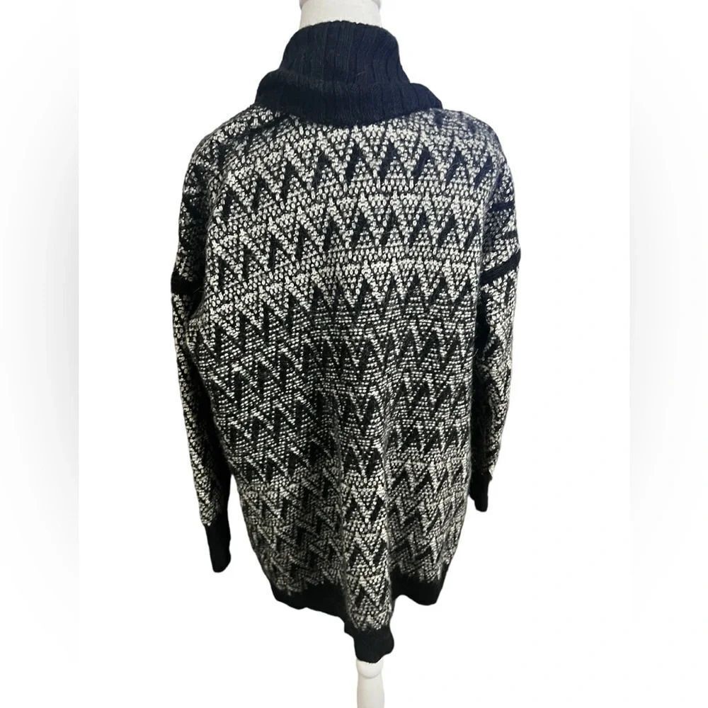 Cynthia Rowley Alpaca Wool Knee Length Open Front Cardigan
Oversized Sweater L - Picture 3 of 11